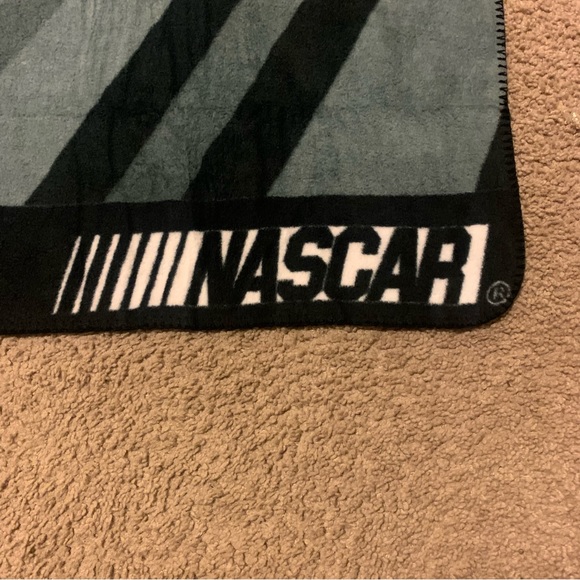 Dale Earhartd Graphic Throw Blanket | NASCAR Blanket | 60” x 50” - Picture 3 of 3
